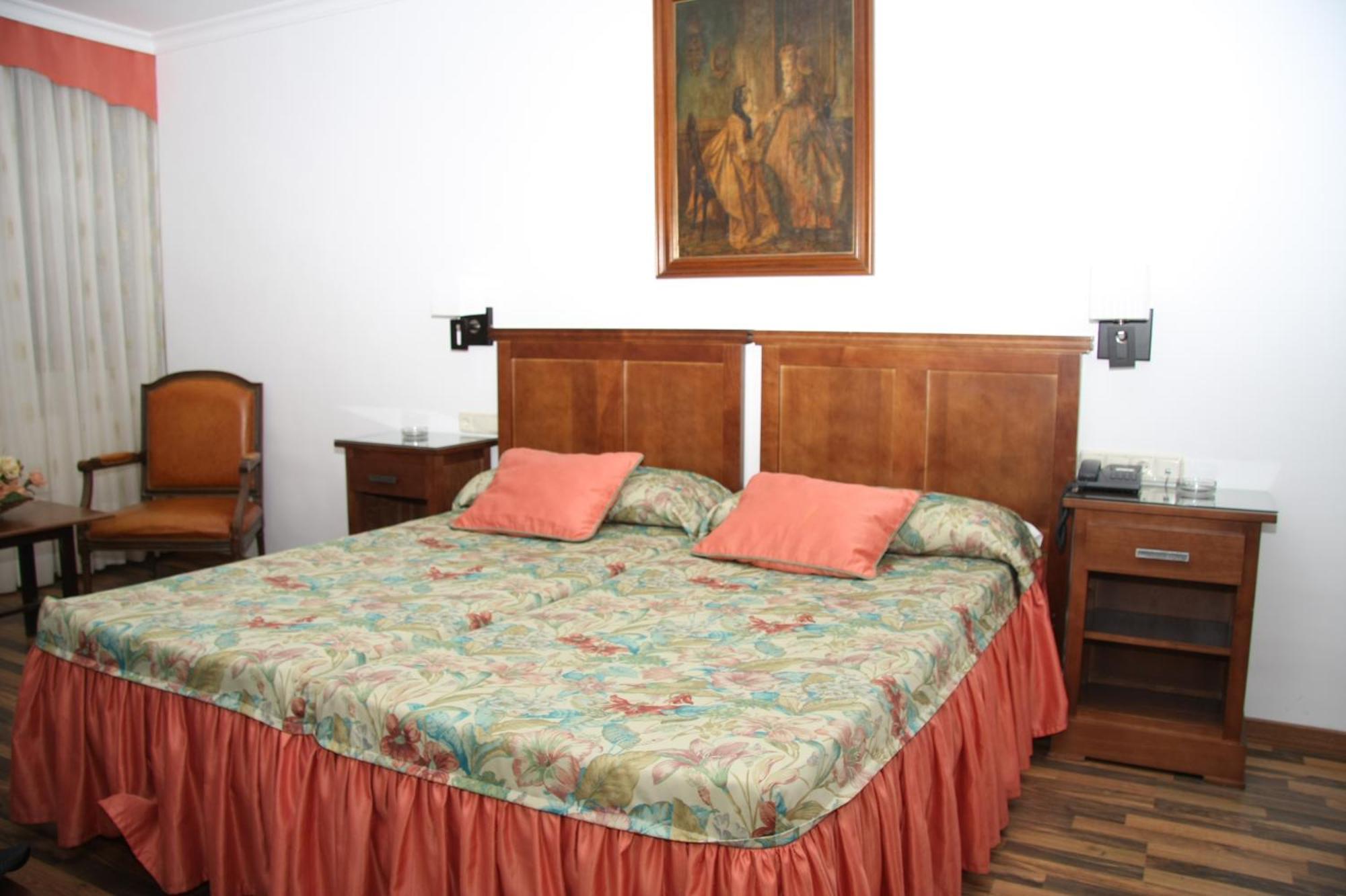 Hotel Mulhacen Γκουαδίξ Δωμάτιο φωτογραφία