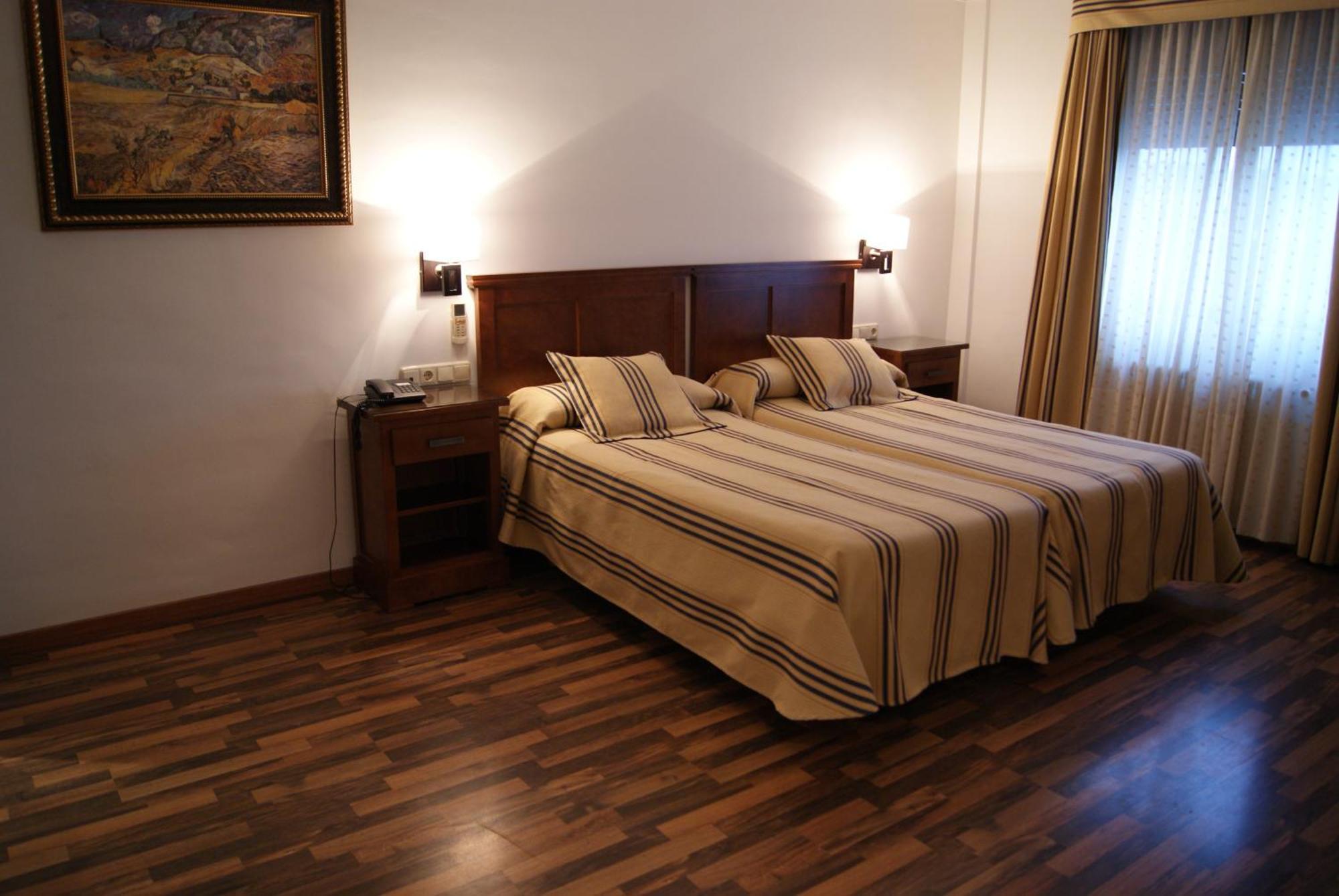 Hotel Mulhacen Γκουαδίξ Δωμάτιο φωτογραφία
