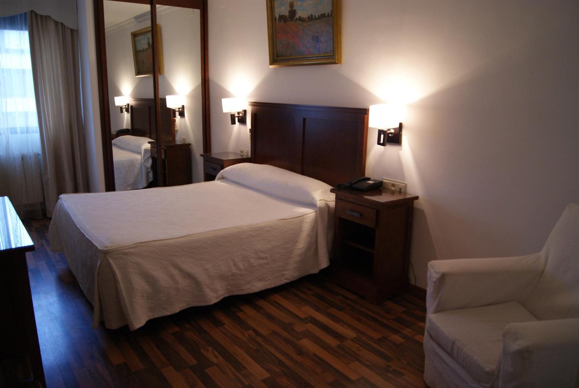 Hotel Mulhacen Γκουαδίξ Δωμάτιο φωτογραφία